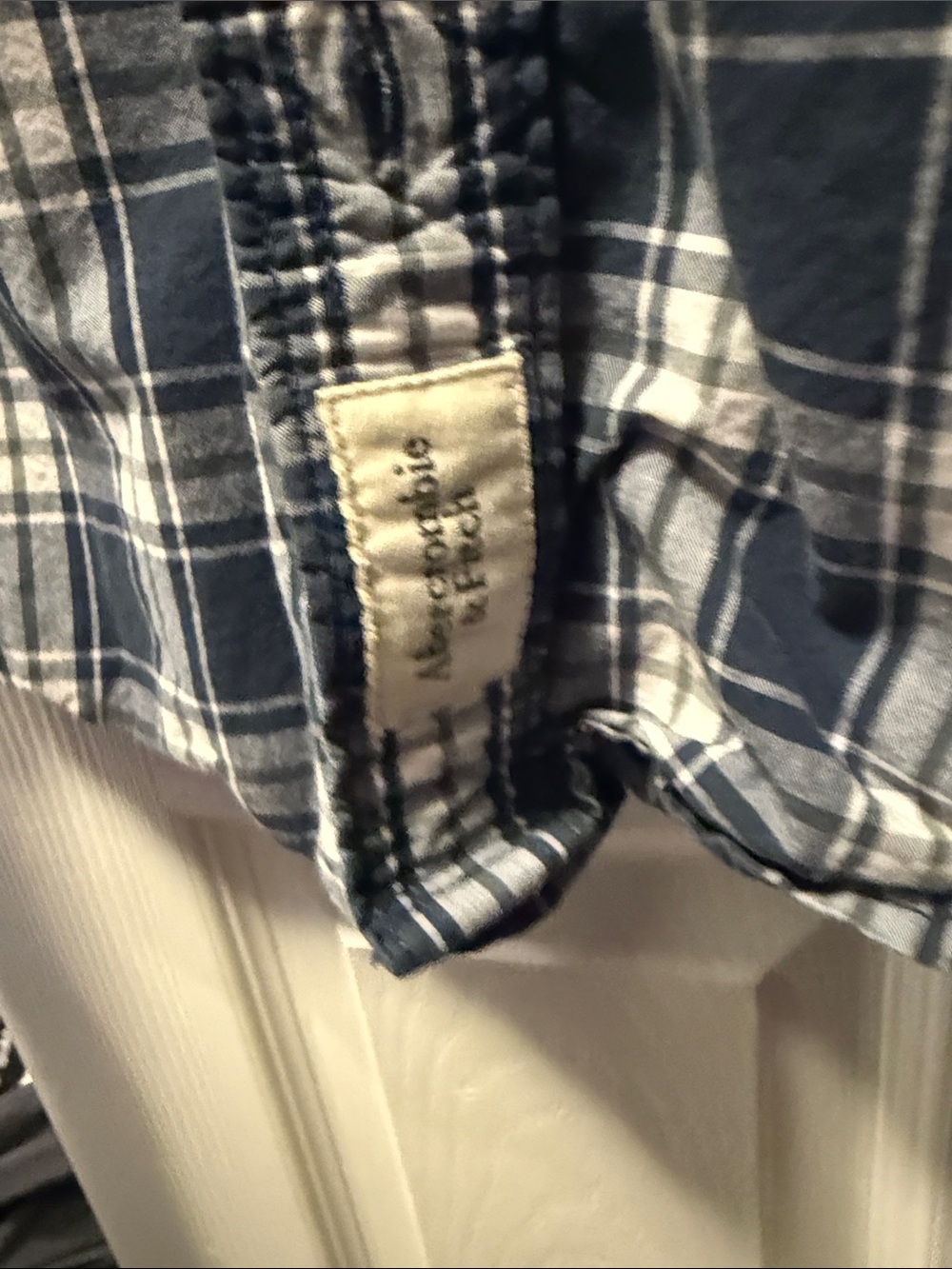 Abercrombie & Fitch Navy and White Plaid Button-Down Shirt - Picture 3 of 4
